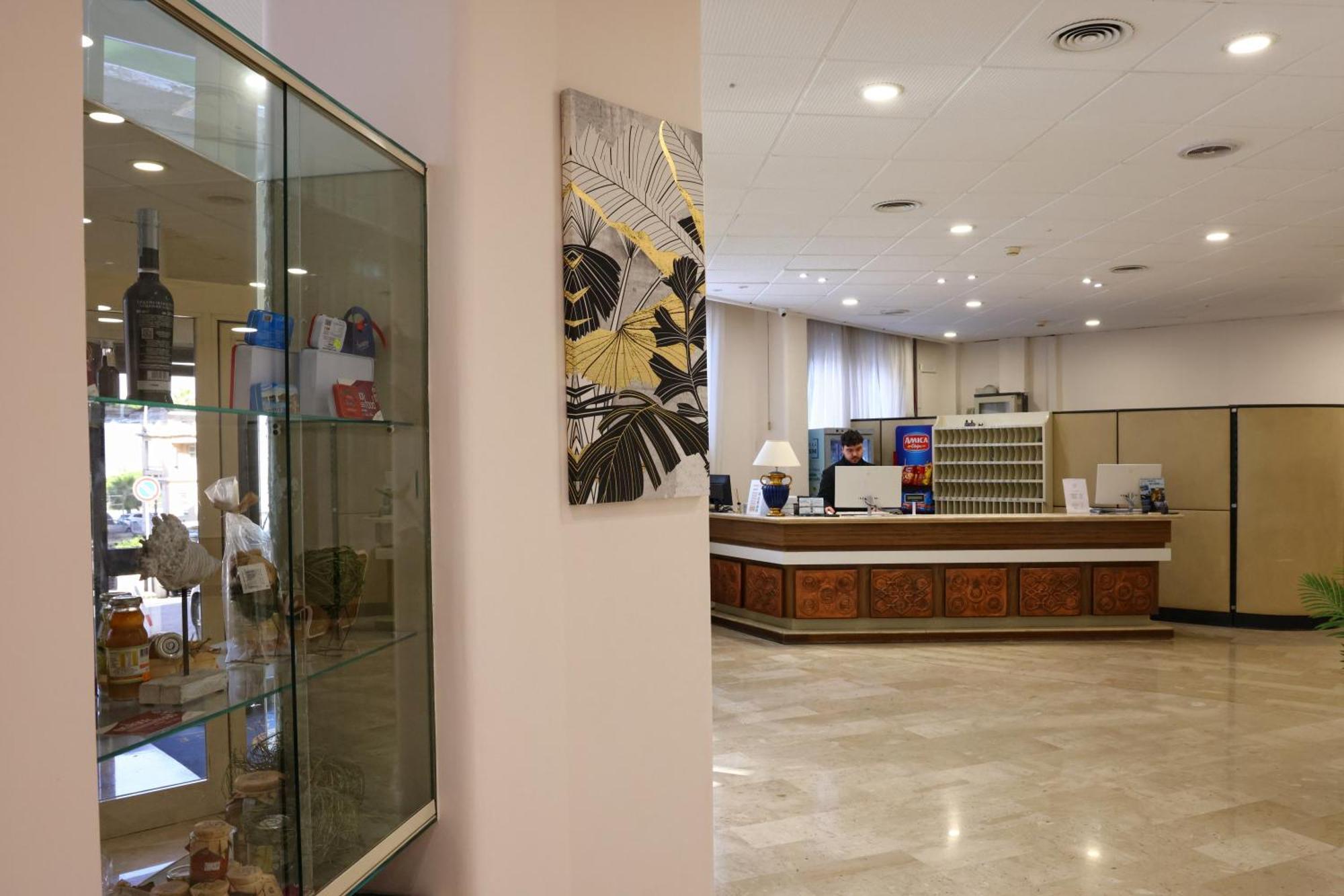 Hotel Palace Masoanri'S Reggio di Calabria Buitenkant foto